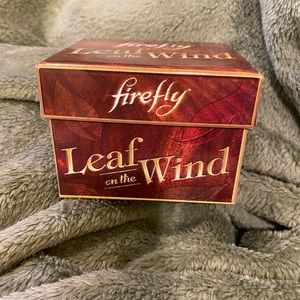 Qmx Firefly Leaf on the Wind Necklace